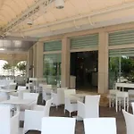 Отель Montecarlo 3 Stelle Superior Каорле