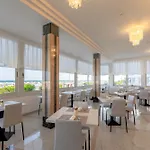Montecarlo 3 Stelle Superior Отель 3*
