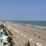 Отель Montecarlo 3 Stelle Superior Каорле