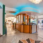 Montecarlo 3 Stelle Superior Отель Каорле