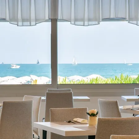 Hotel Montecarlo 3 Stelle Superior Caorle