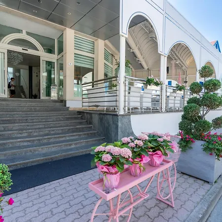 Montecarlo 3 Stelle Superior 3*