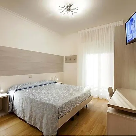 Montecarlo 3 Stelle Superior فندق 3*