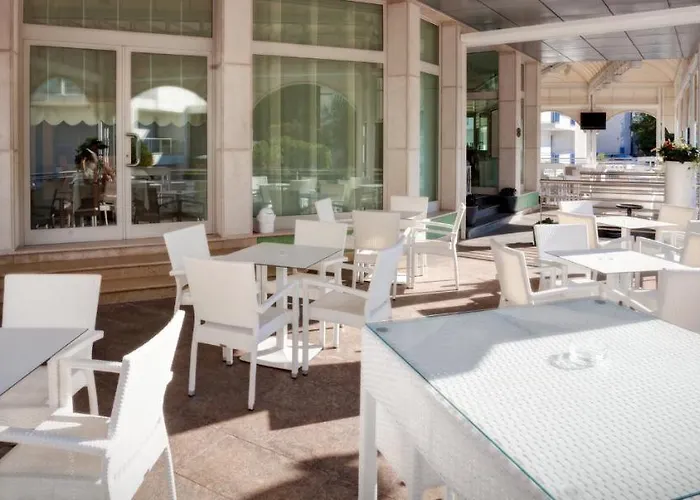 Otel Montecarlo 3*